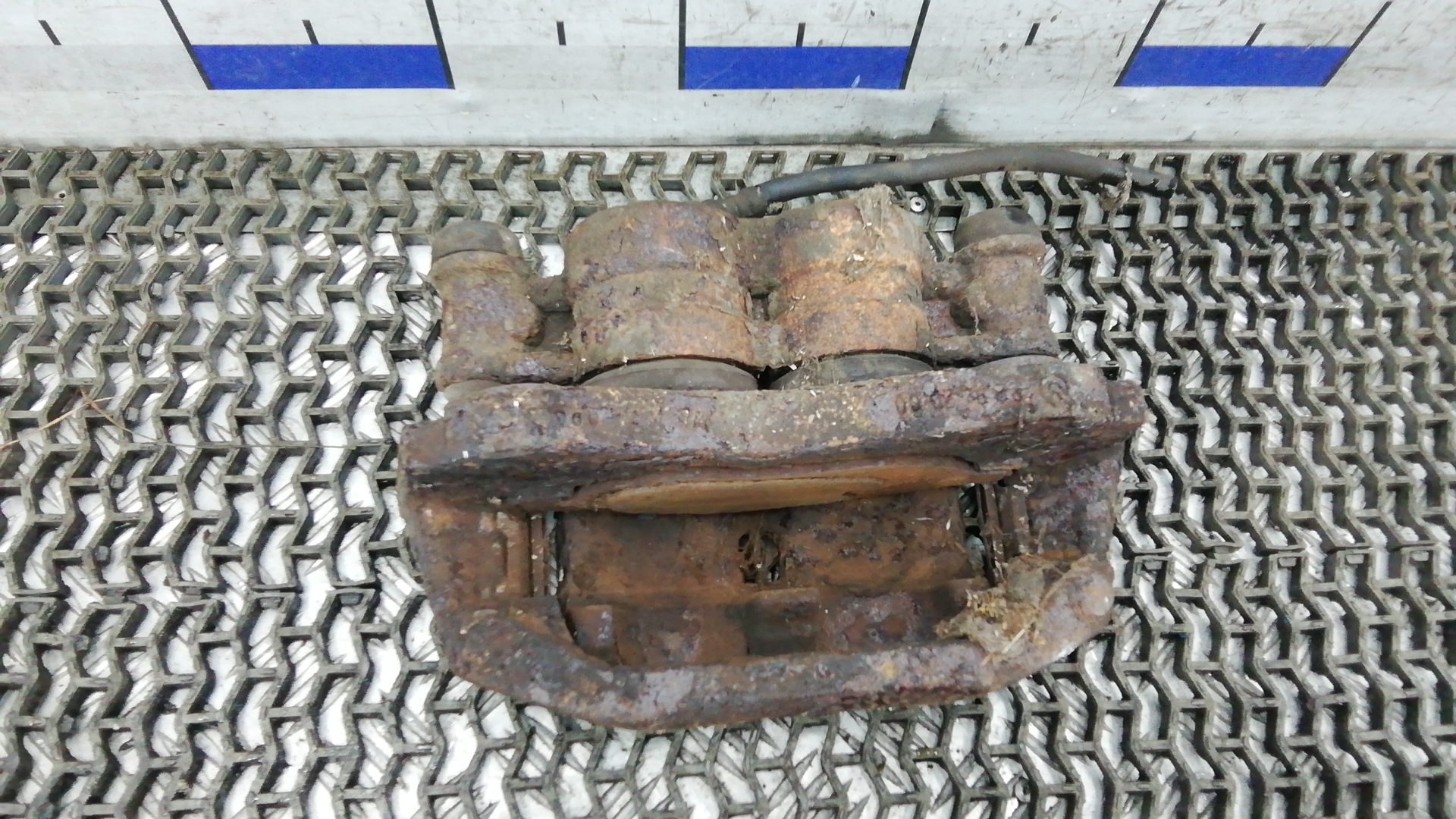 Суппорт передний правый