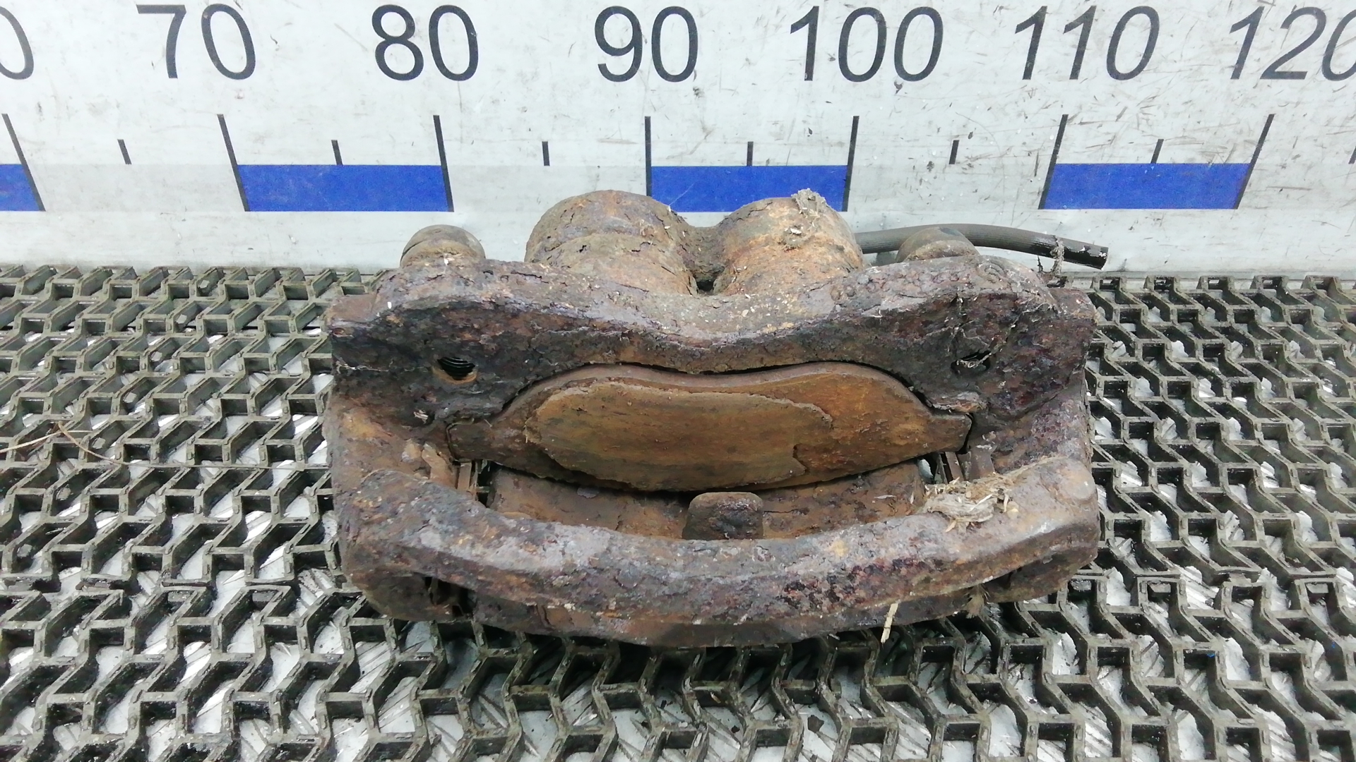 Суппорт передний правый