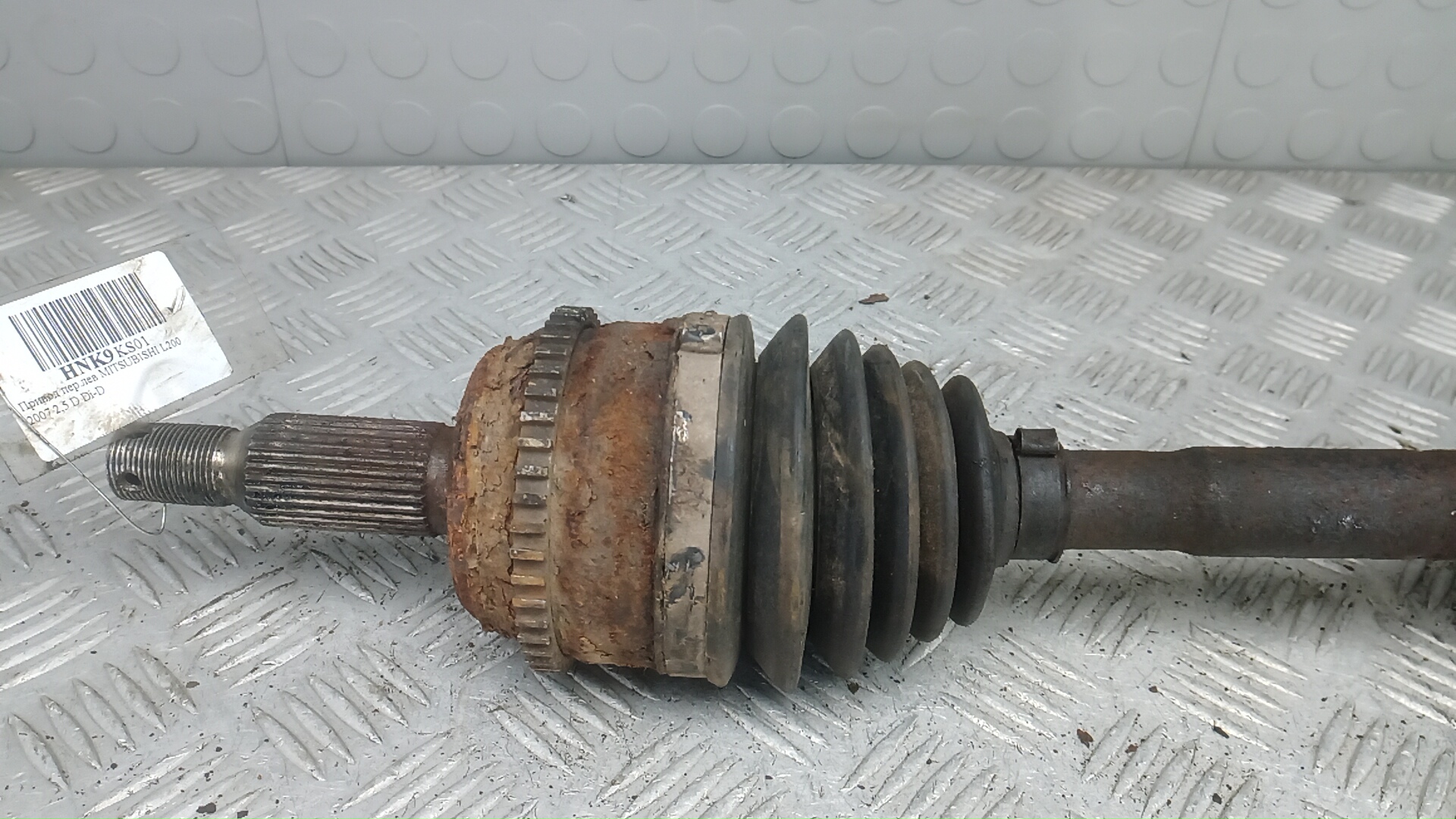 Полуось передняя левая