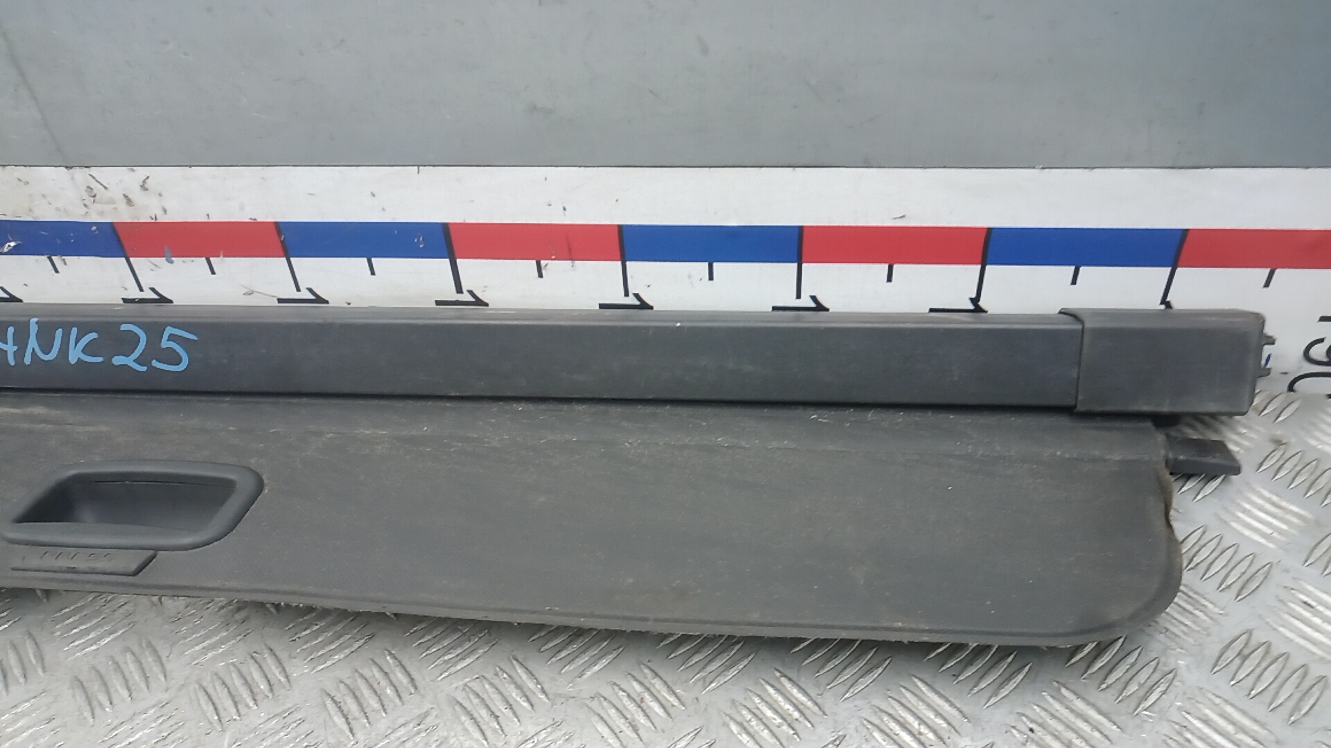 Шторка багажника