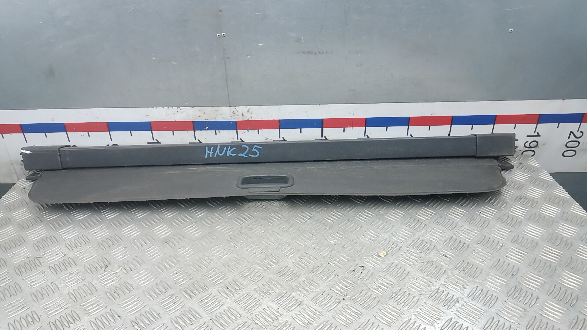 Шторка багажника