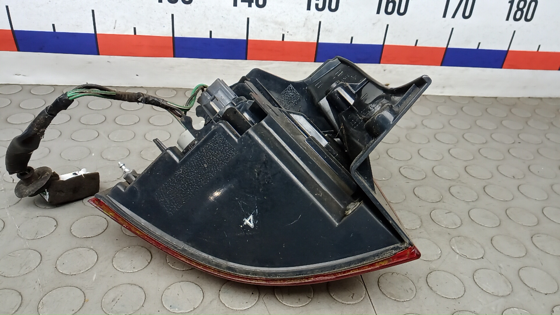 Фонарь задний правый