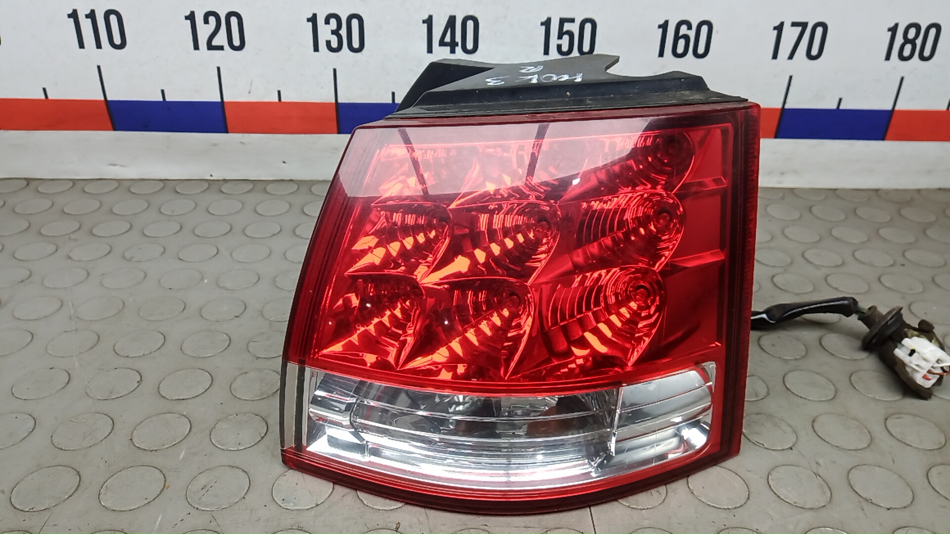 Фонарь задний правый