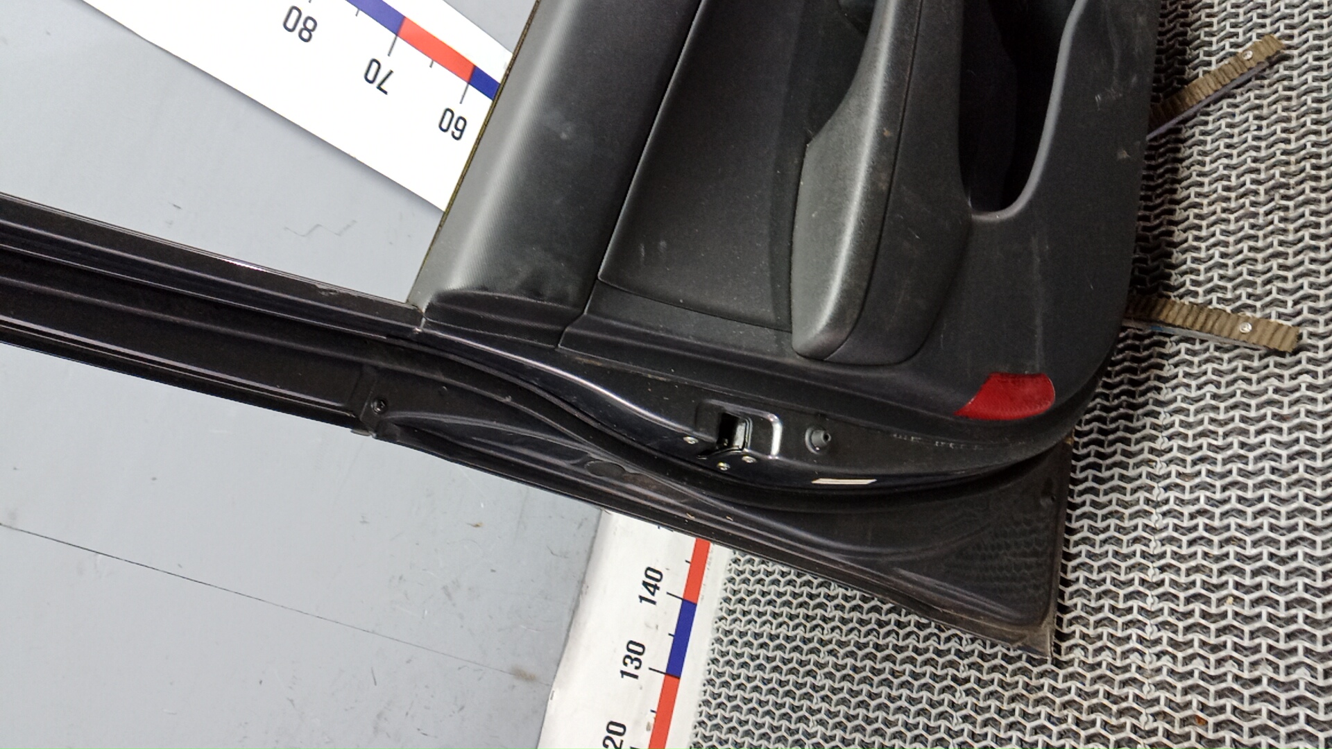 Дверь передняя левая