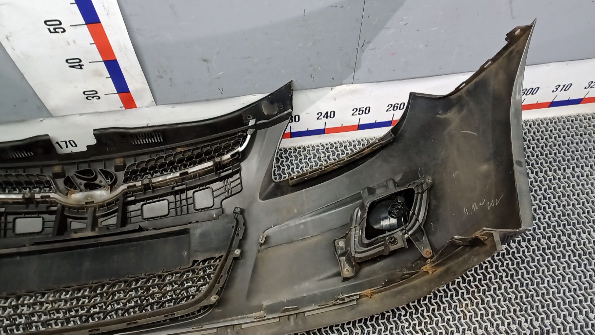 Бампер передний