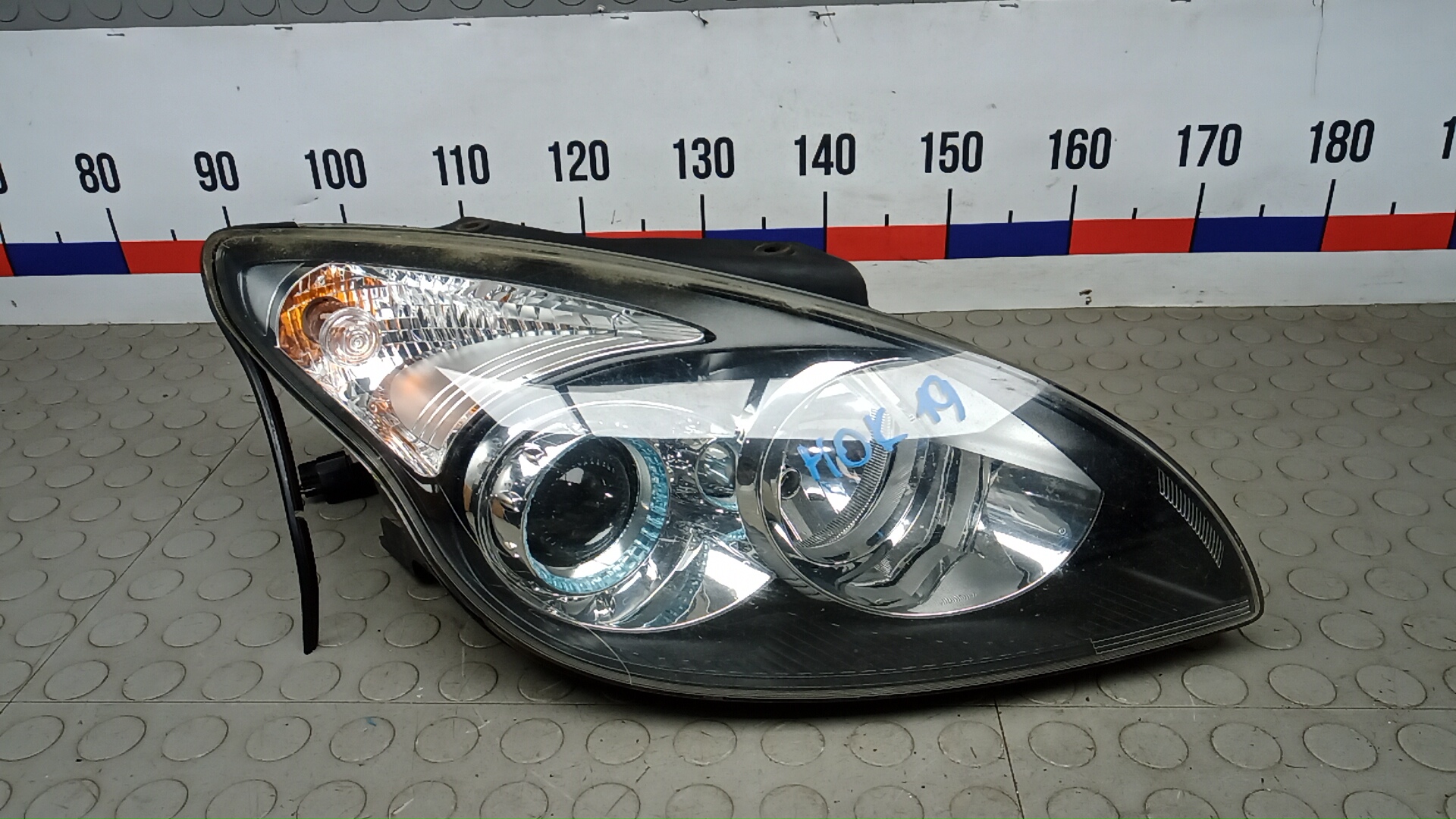 Фара правая