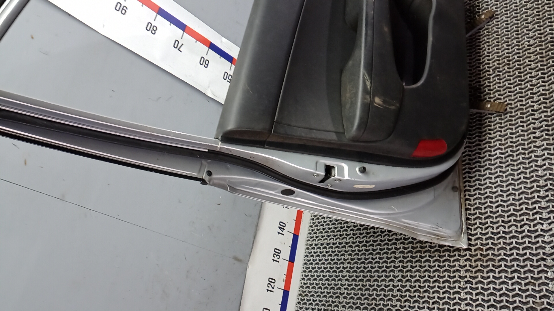 Дверь передняя левая