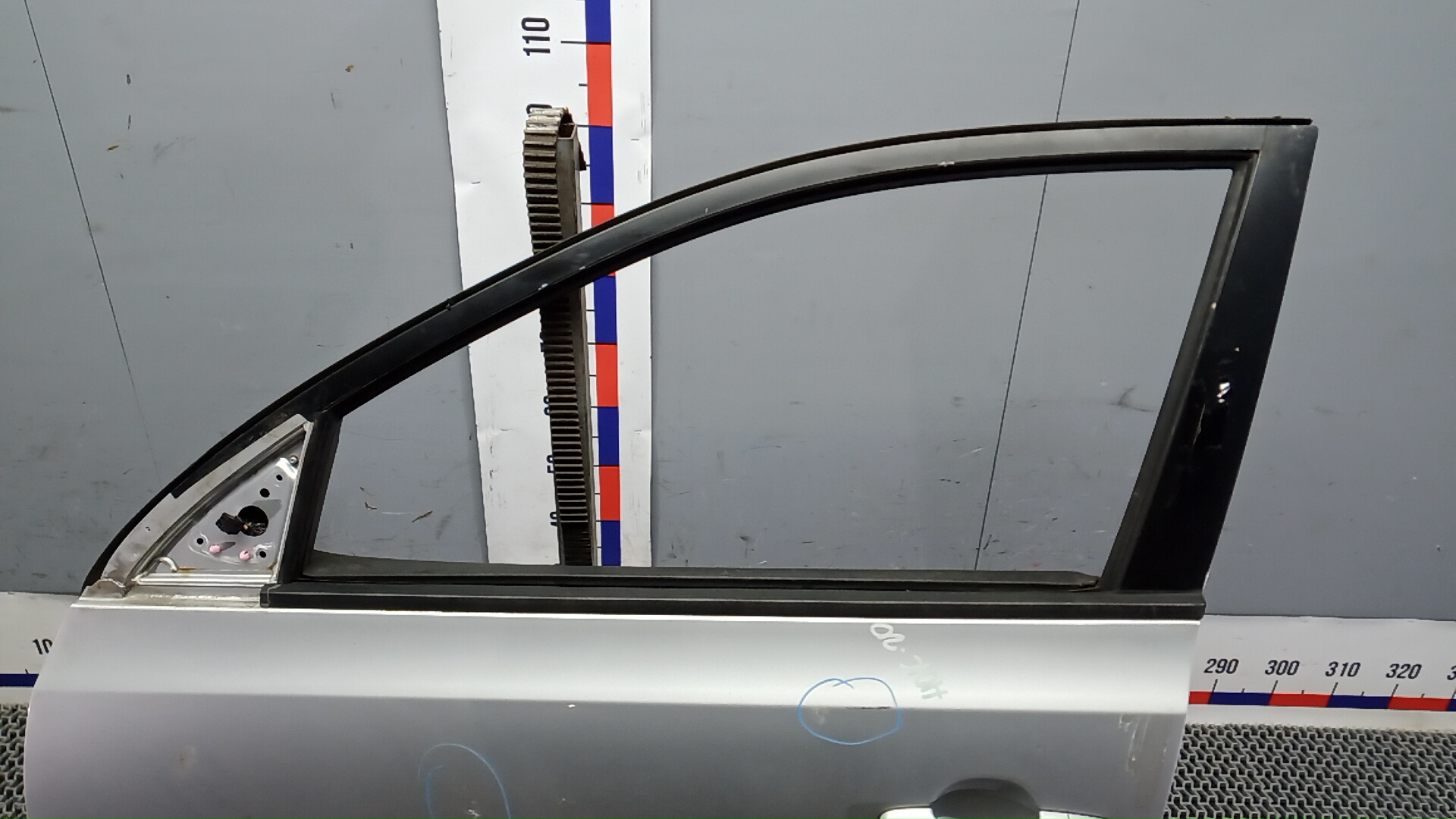 Дверь передняя левая