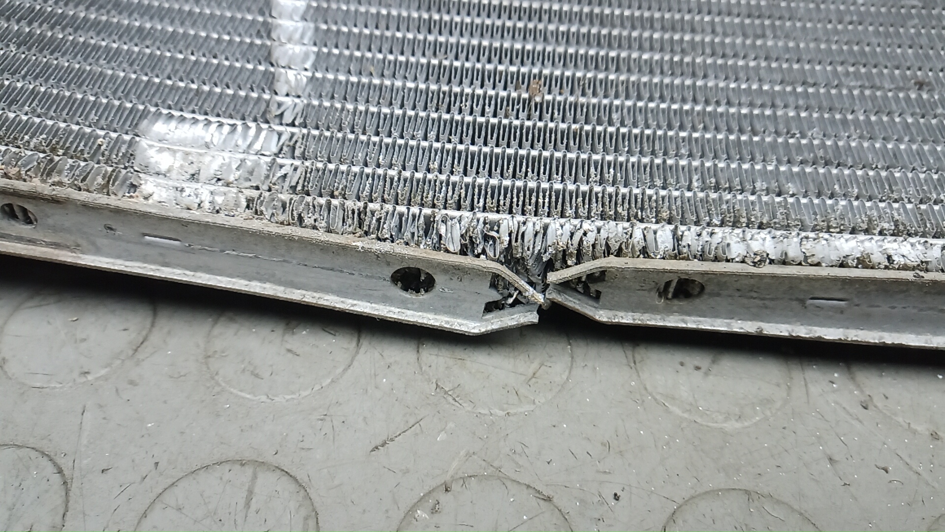 Радиатор охлаждения двигателя основной