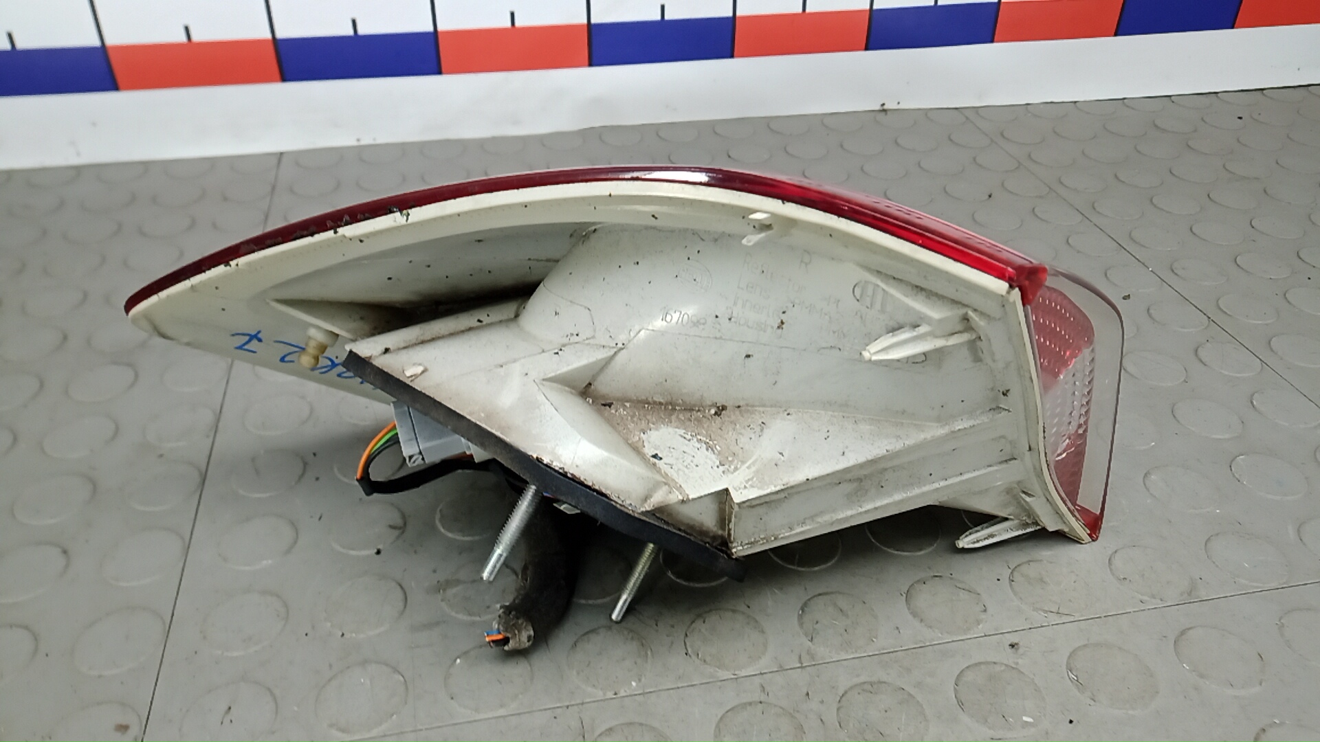 Фонарь задний правый