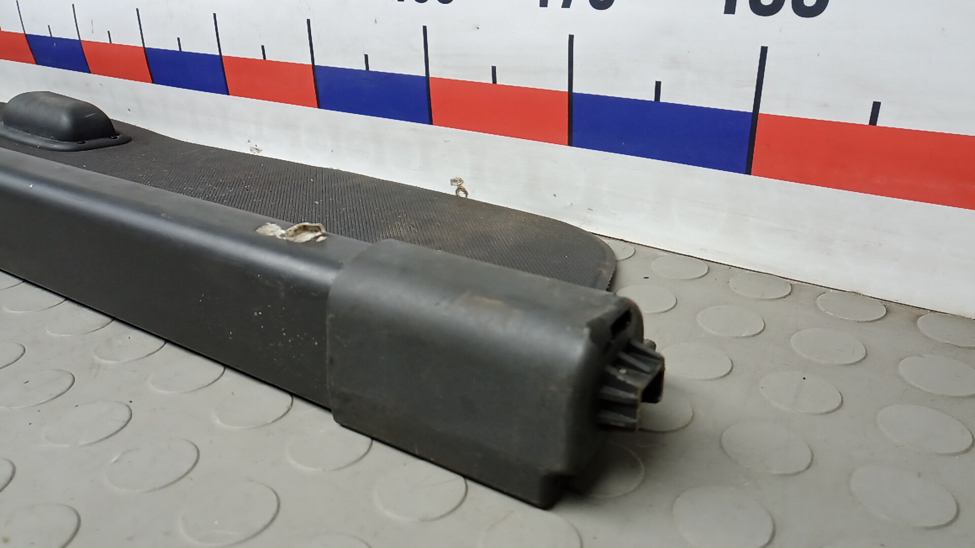 Шторка багажника