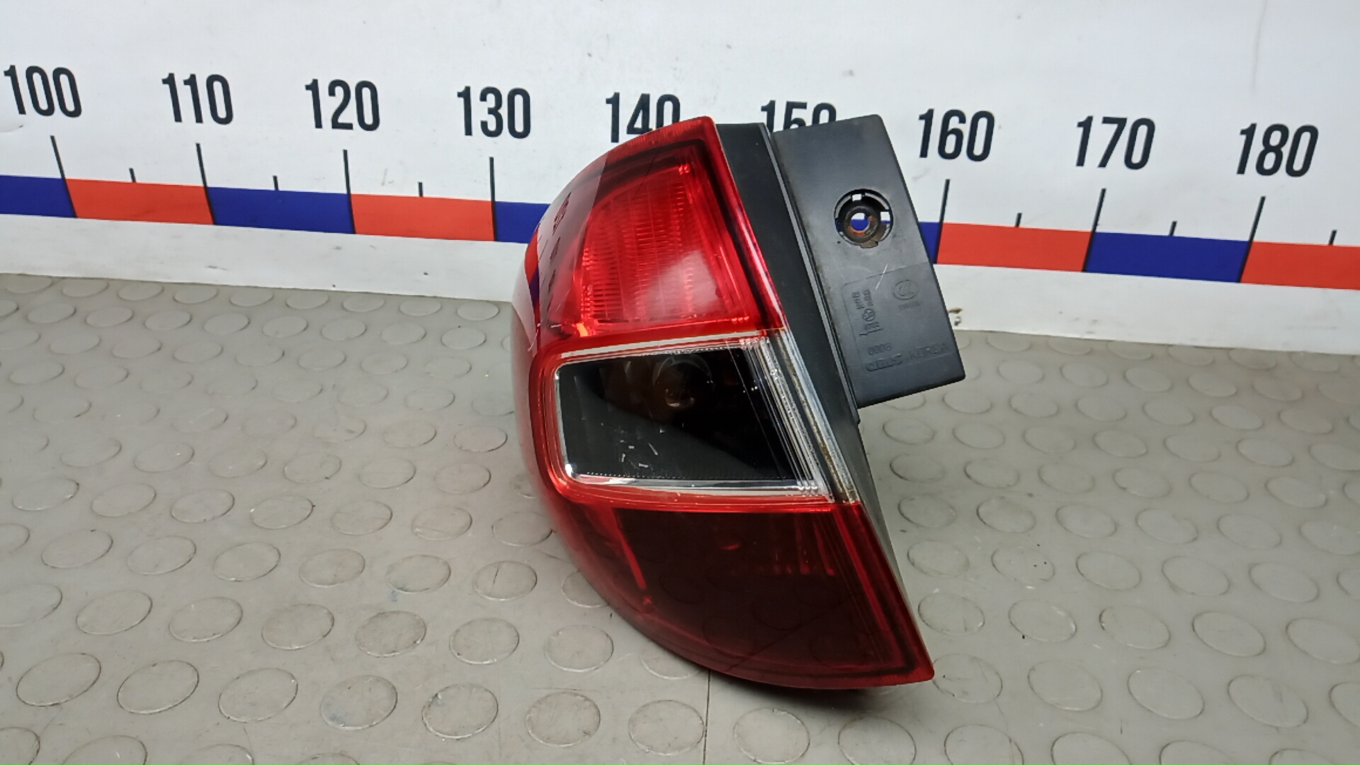 Фонарь задний левый
