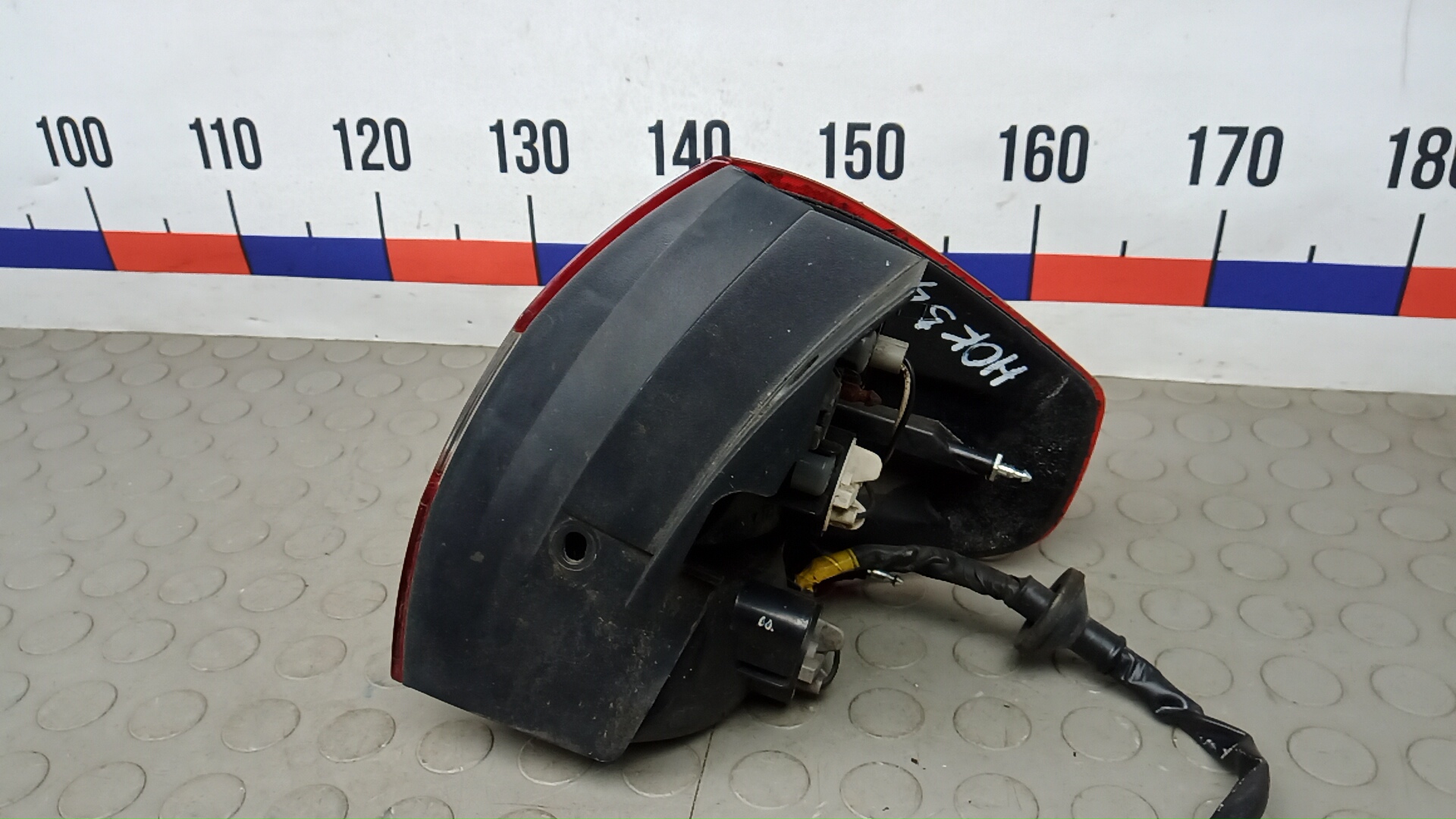 Фонарь задний левый