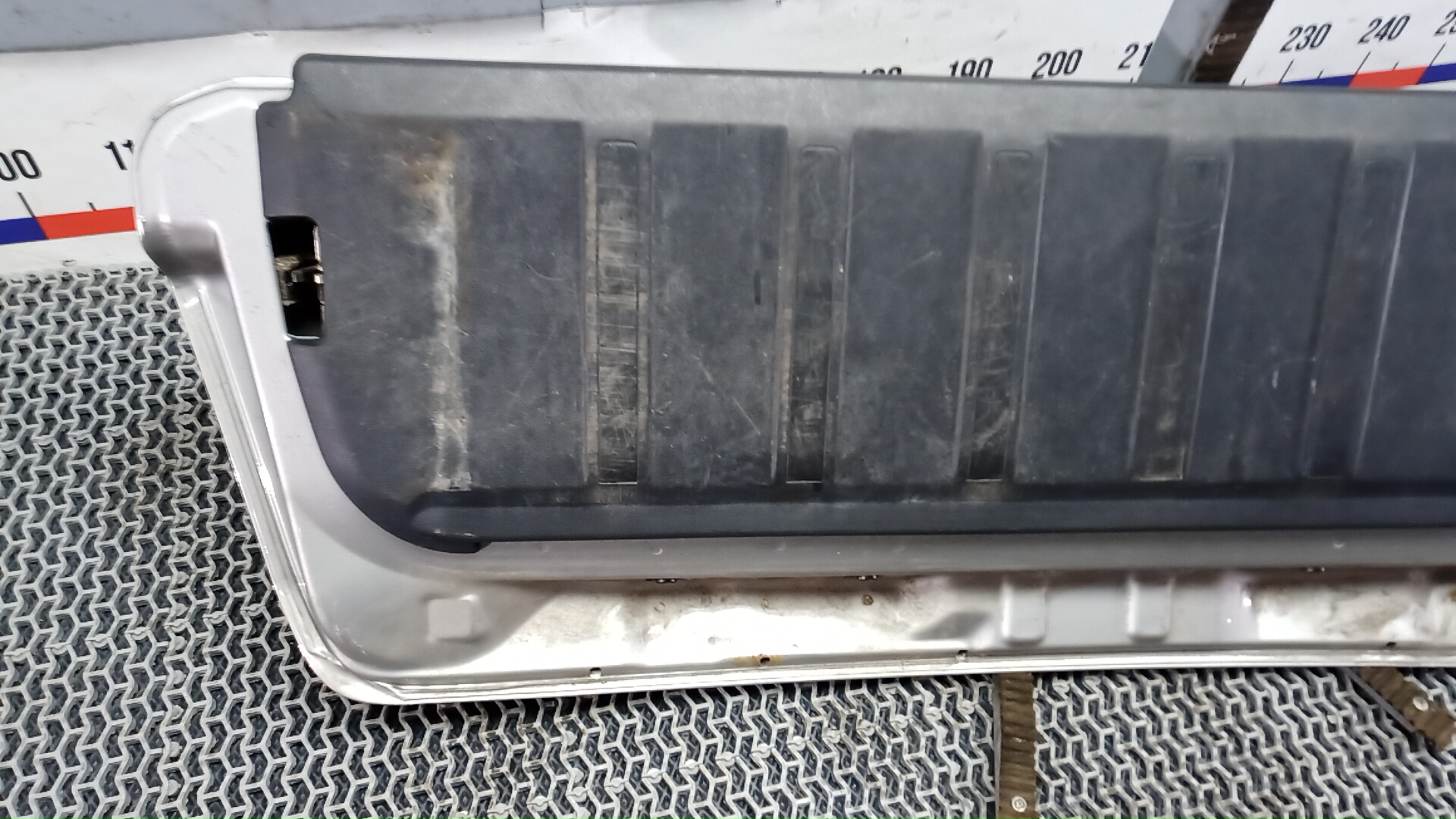 Дверь багажника нижняя (борт)