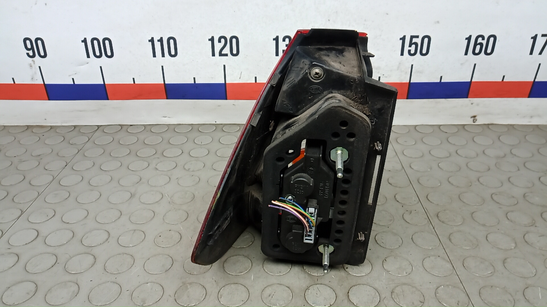 Фонарь задний правый