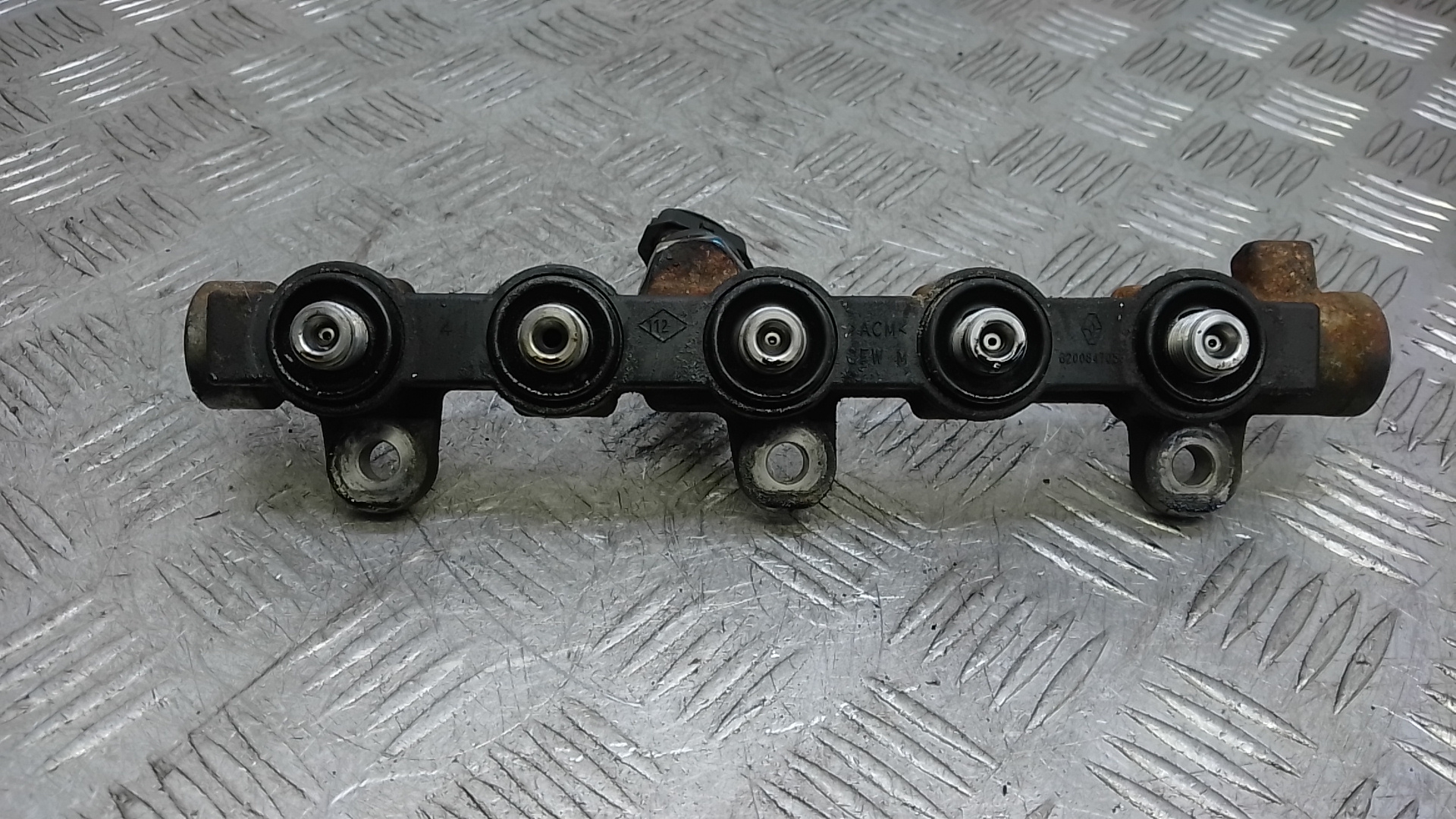 Рейка топливная (рампа)