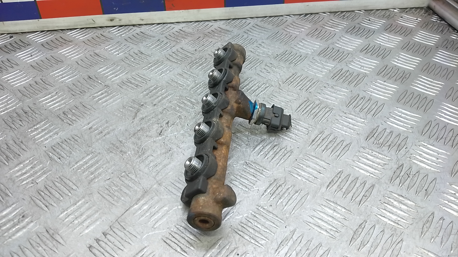 Рейка топливная (рампа)