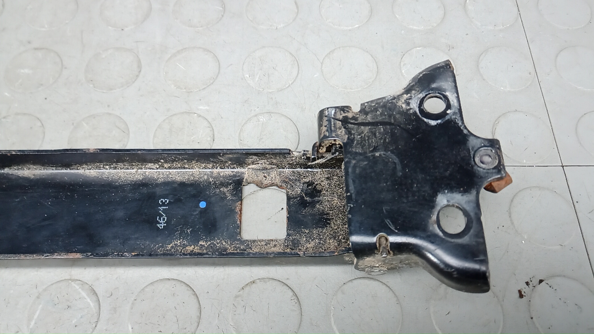 Петля двери задней