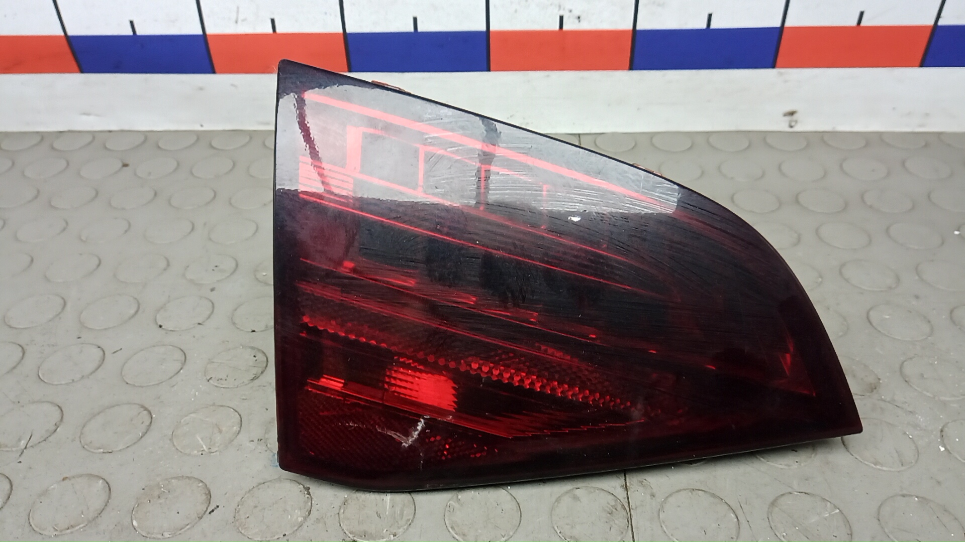 Фонарь задний внутренний левый