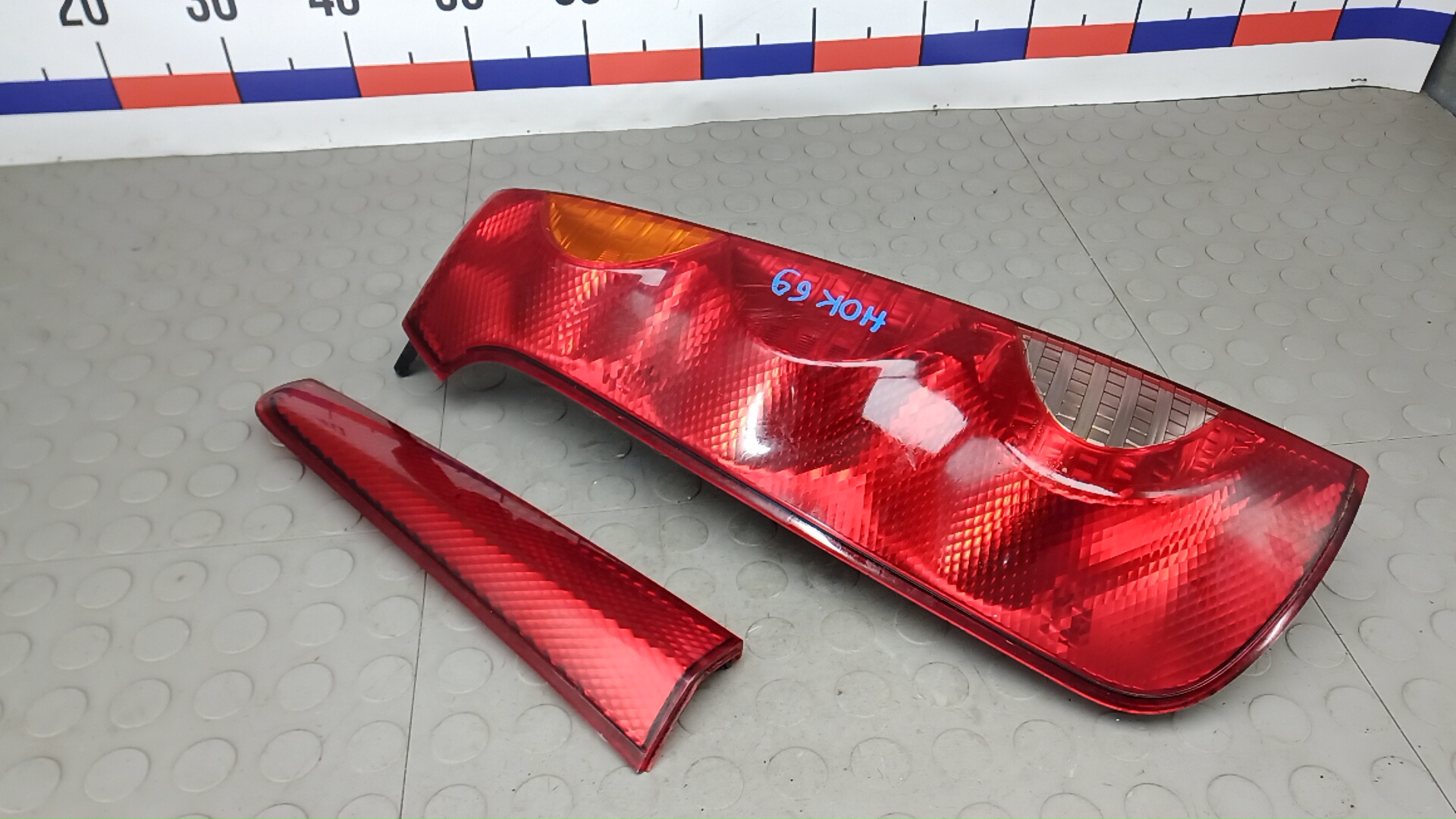 Фонарь задний левый