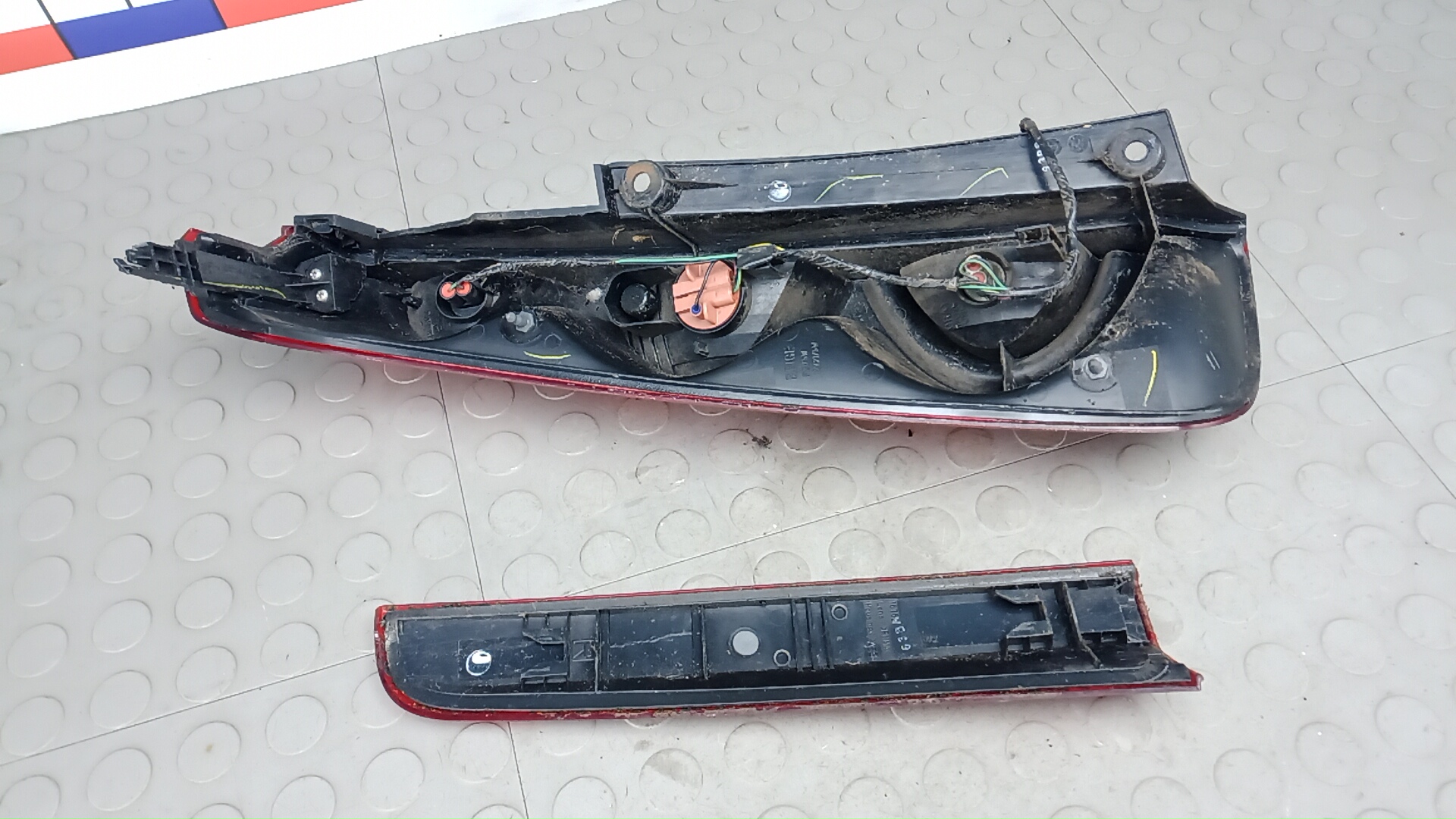 Фонарь задний правый