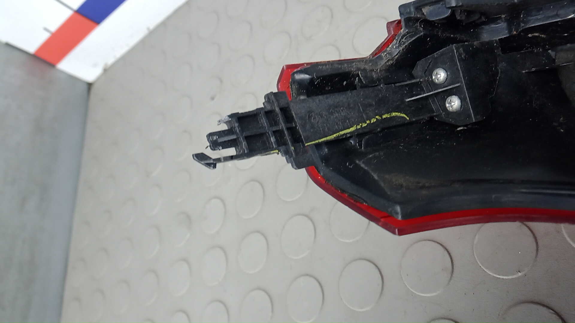 Фонарь задний правый