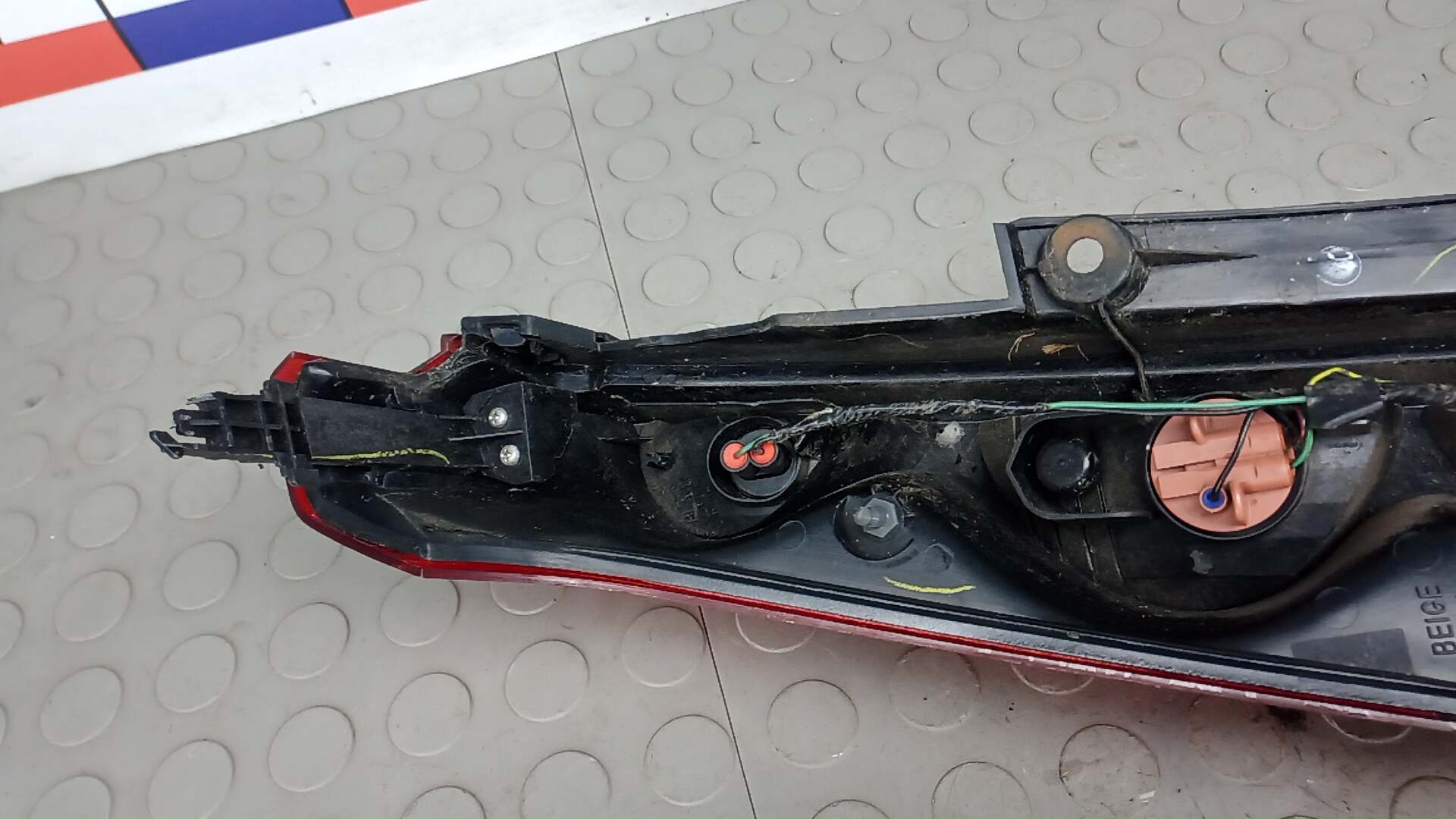 Фонарь задний правый