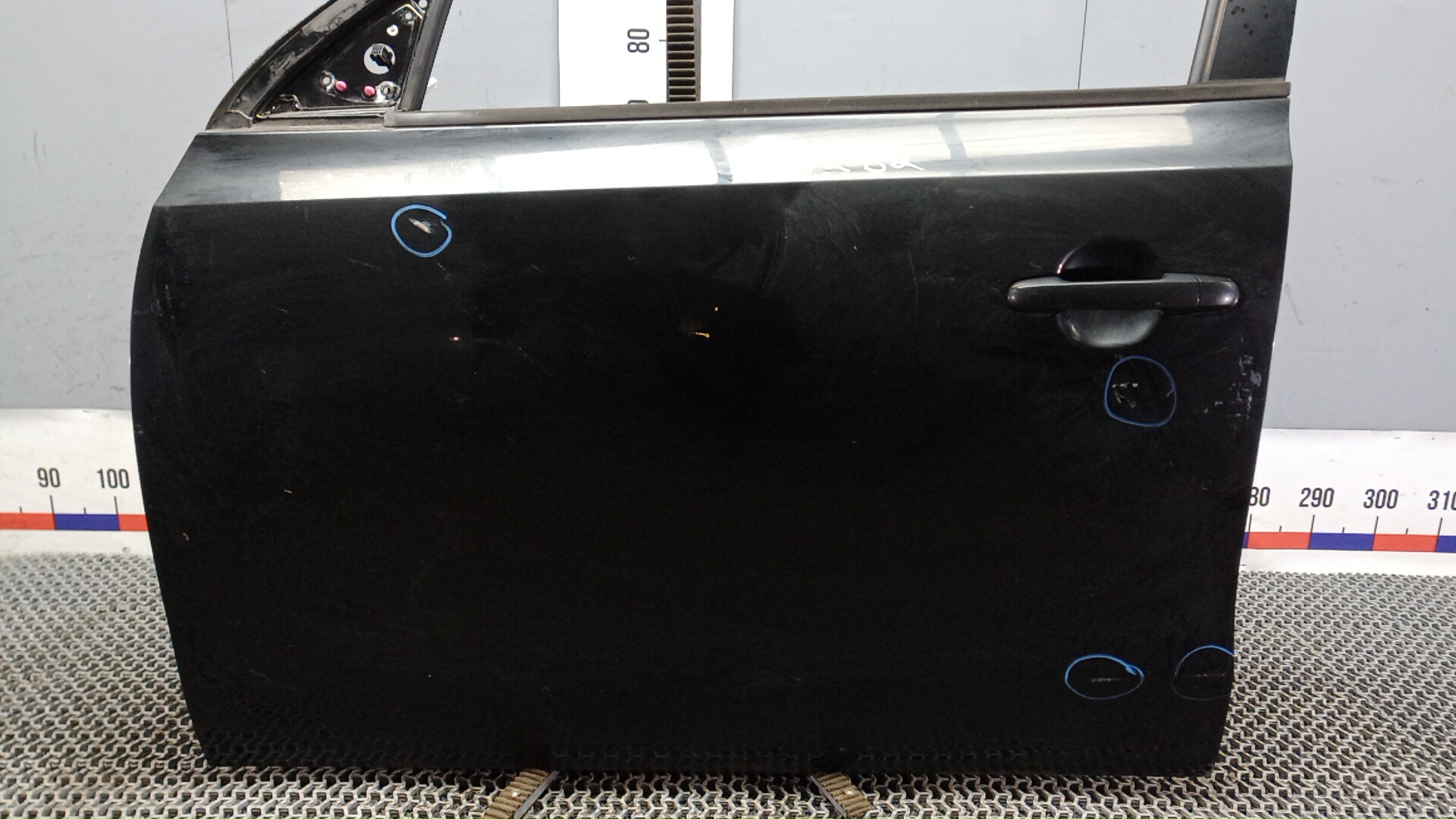 Дверь передняя левая