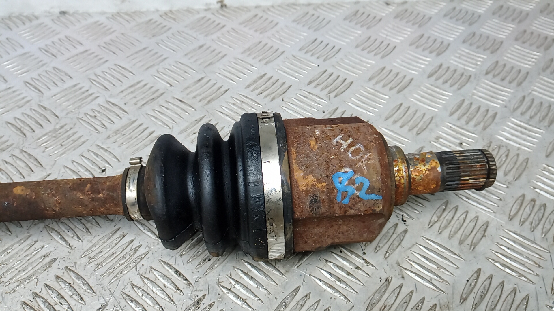 Полуось передняя левая