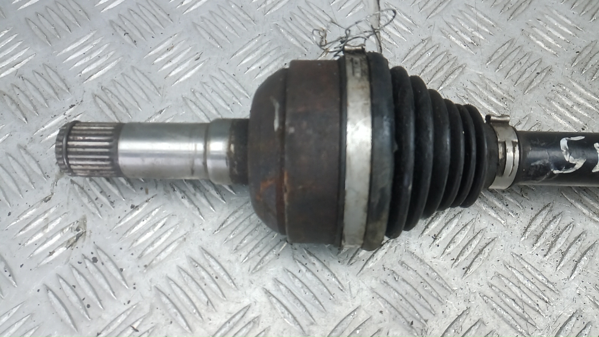 Полуось передняя правая