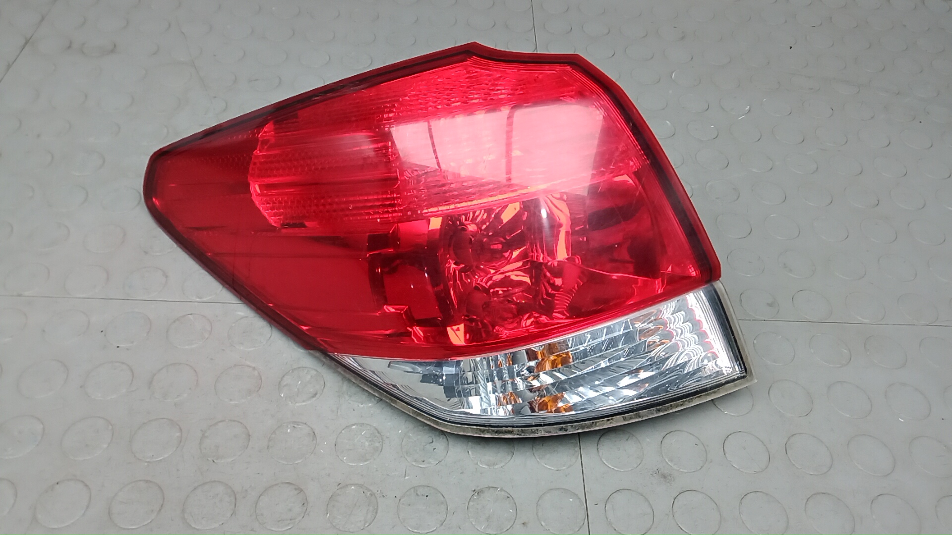 Фонарь задний левый