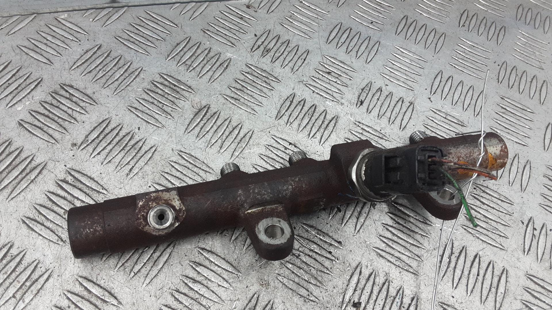 Рейка топливная (рампа)