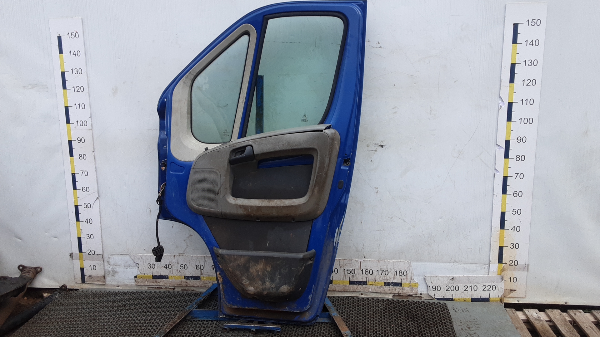 Дверь передняя правая