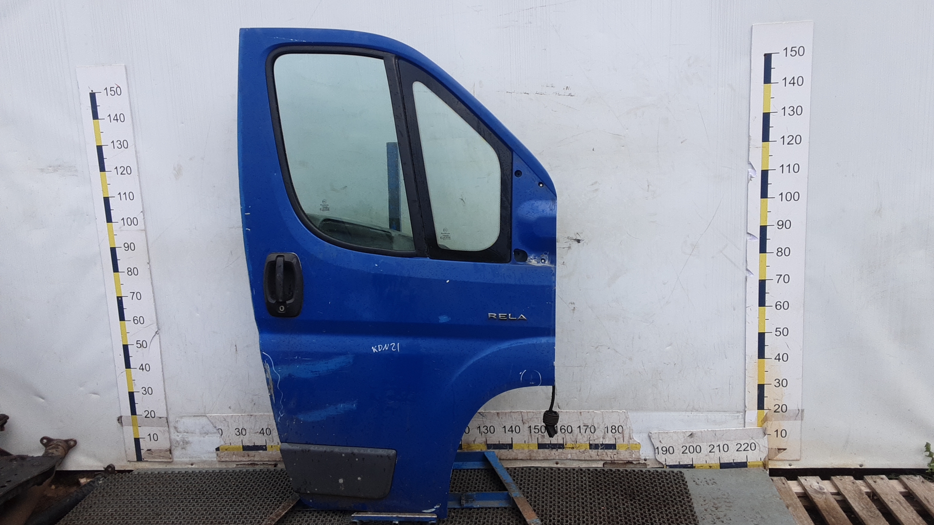 Дверь передняя правая