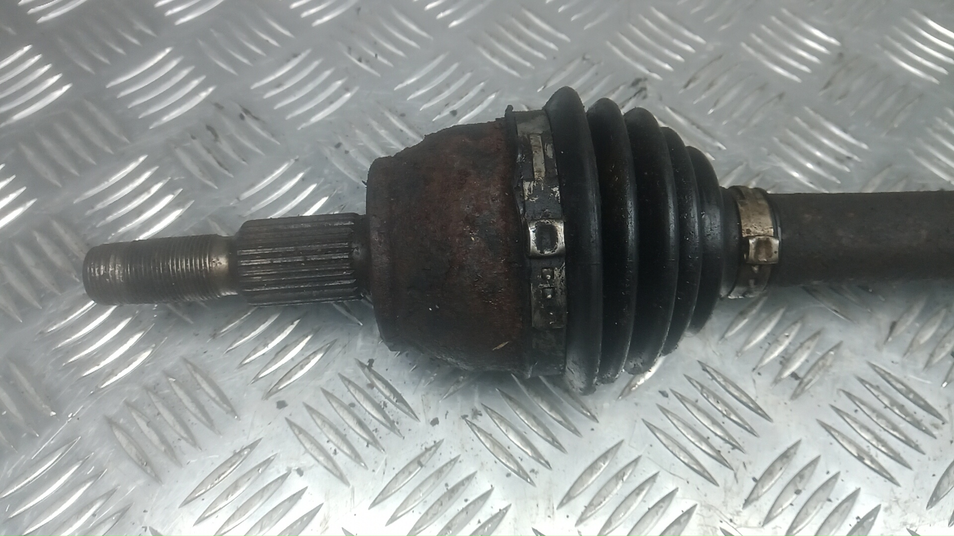 Полуось передняя правая