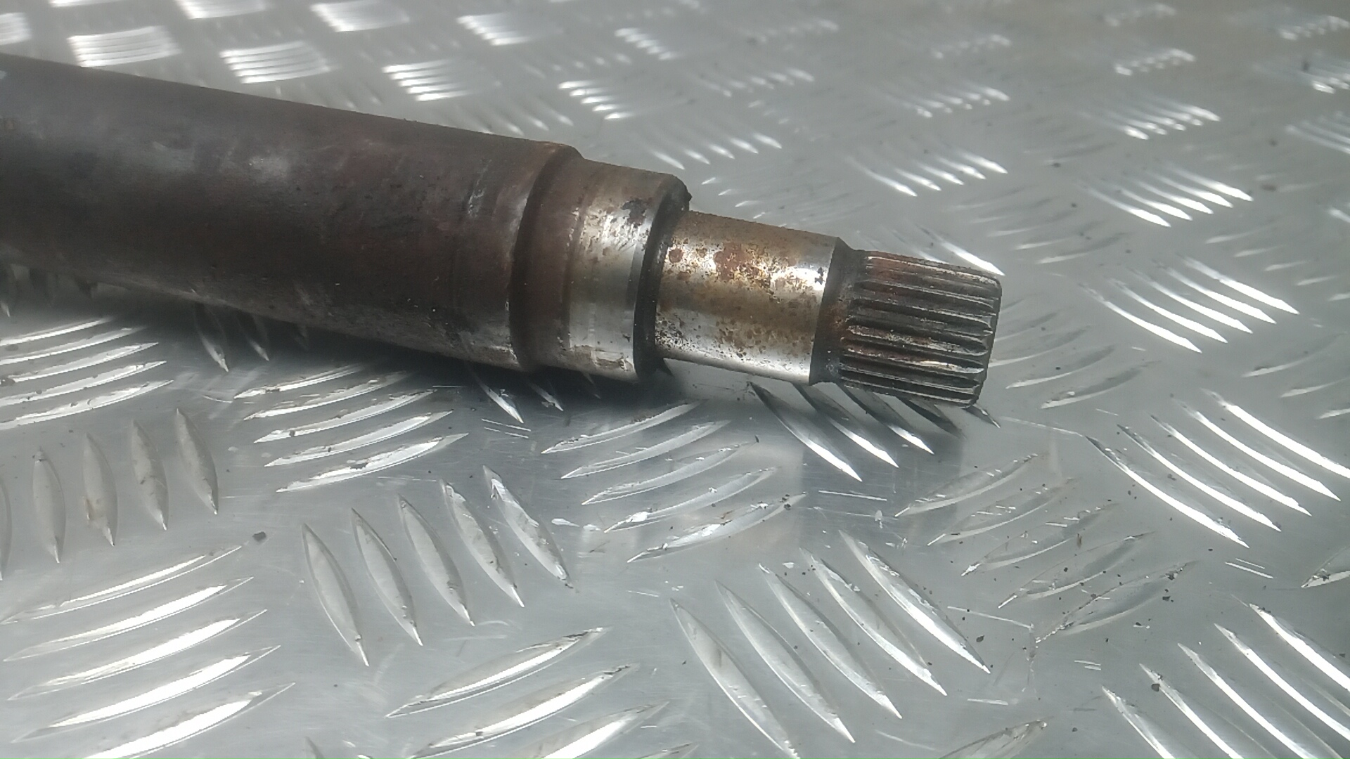 Полуось передняя правая