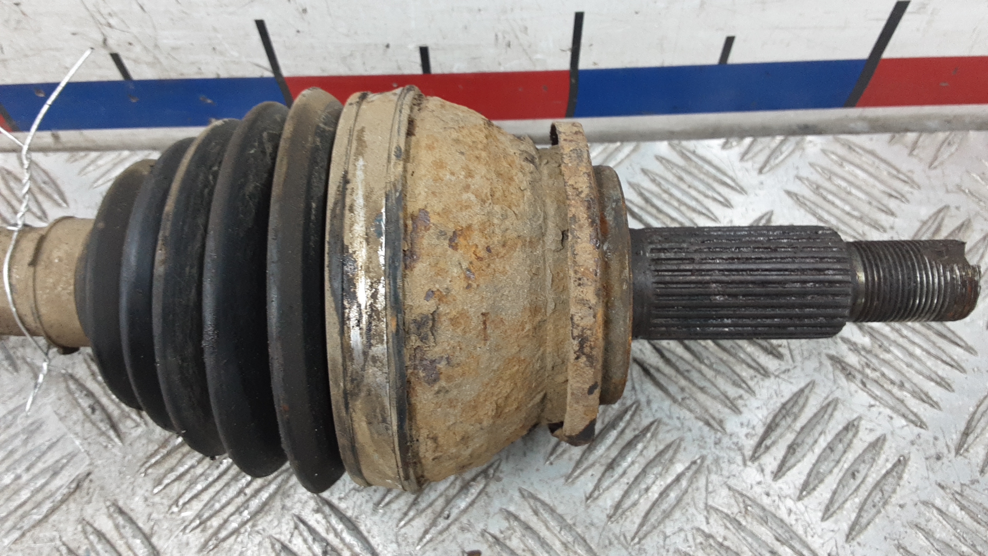 Полуось передняя левая