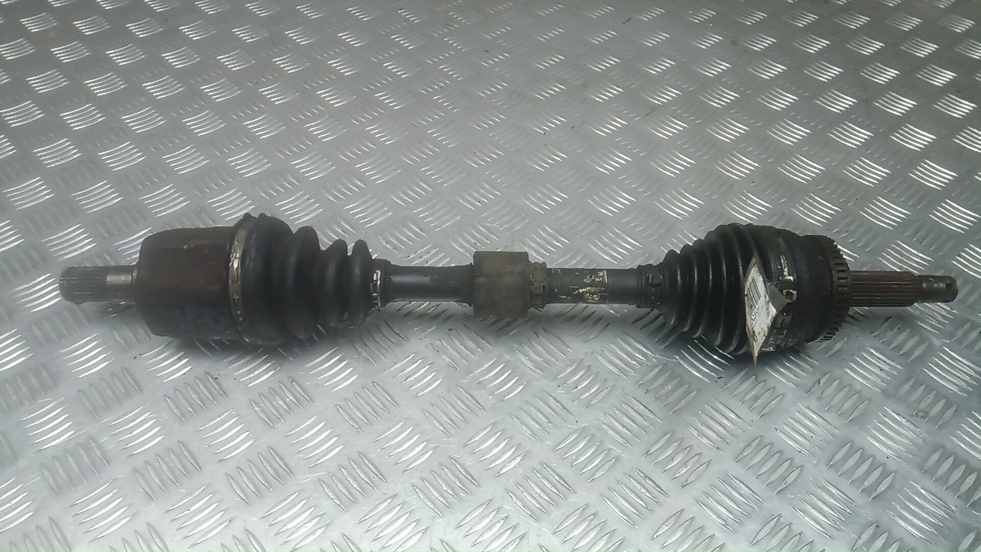 Полуось передняя левая