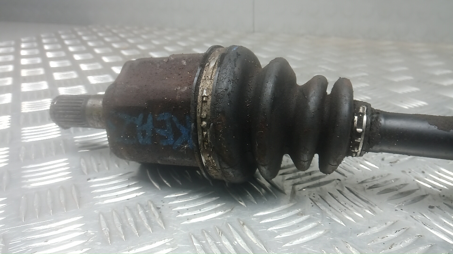 Полуось передняя левая