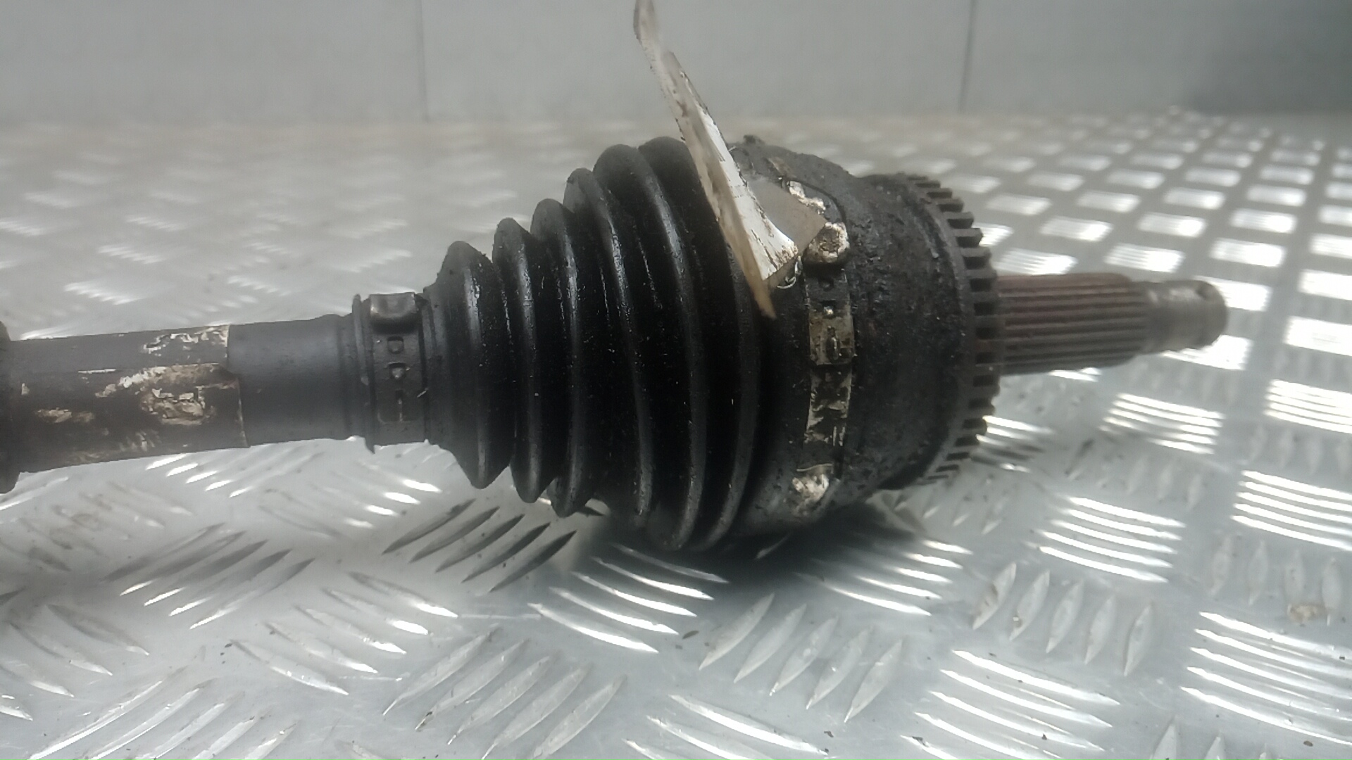 Полуось передняя левая