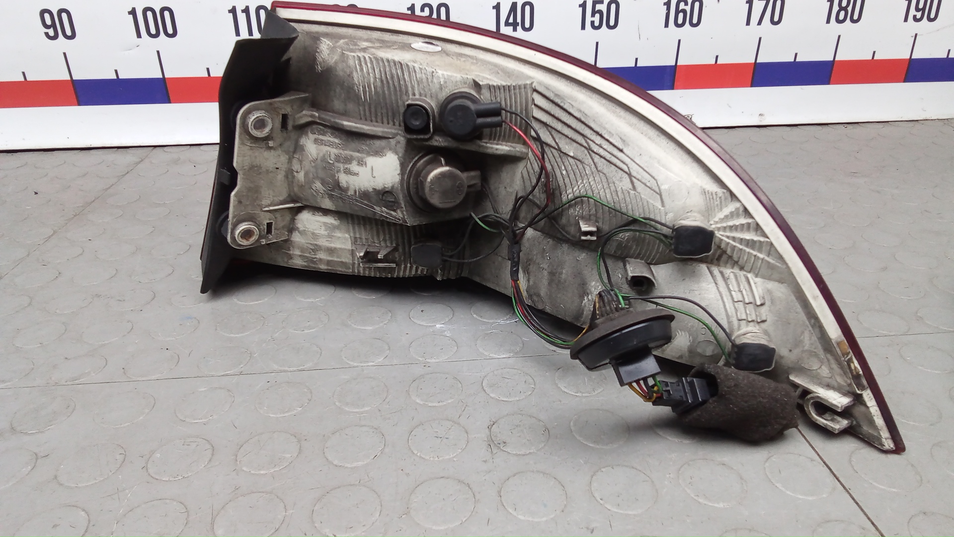 Фонарь задний левый