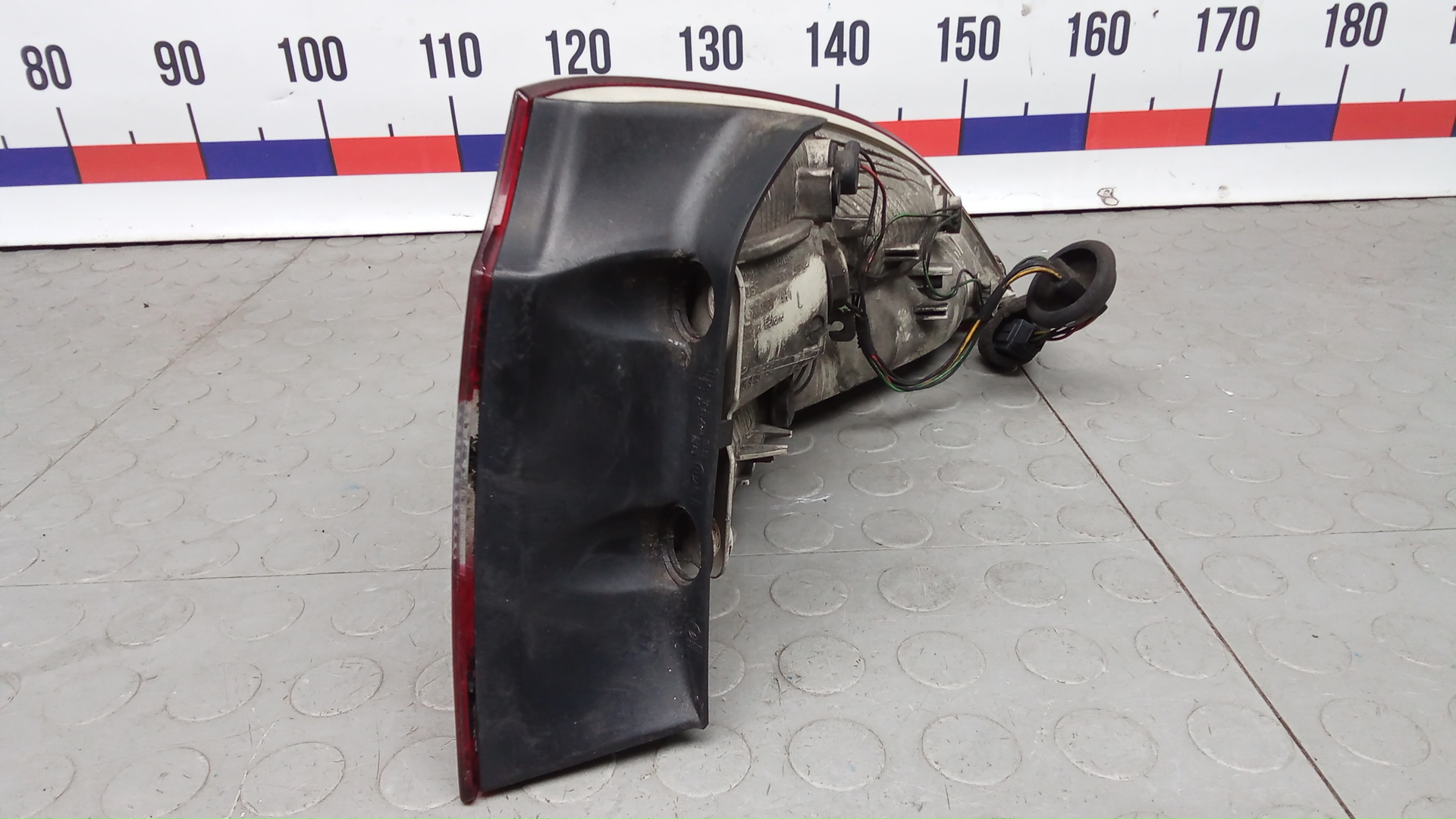 Фонарь задний левый