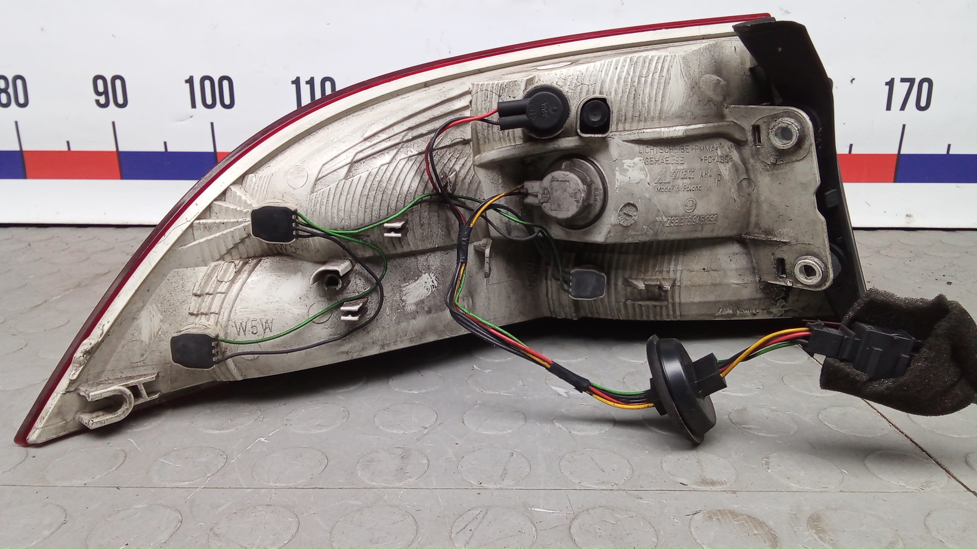 Фонарь задний правый