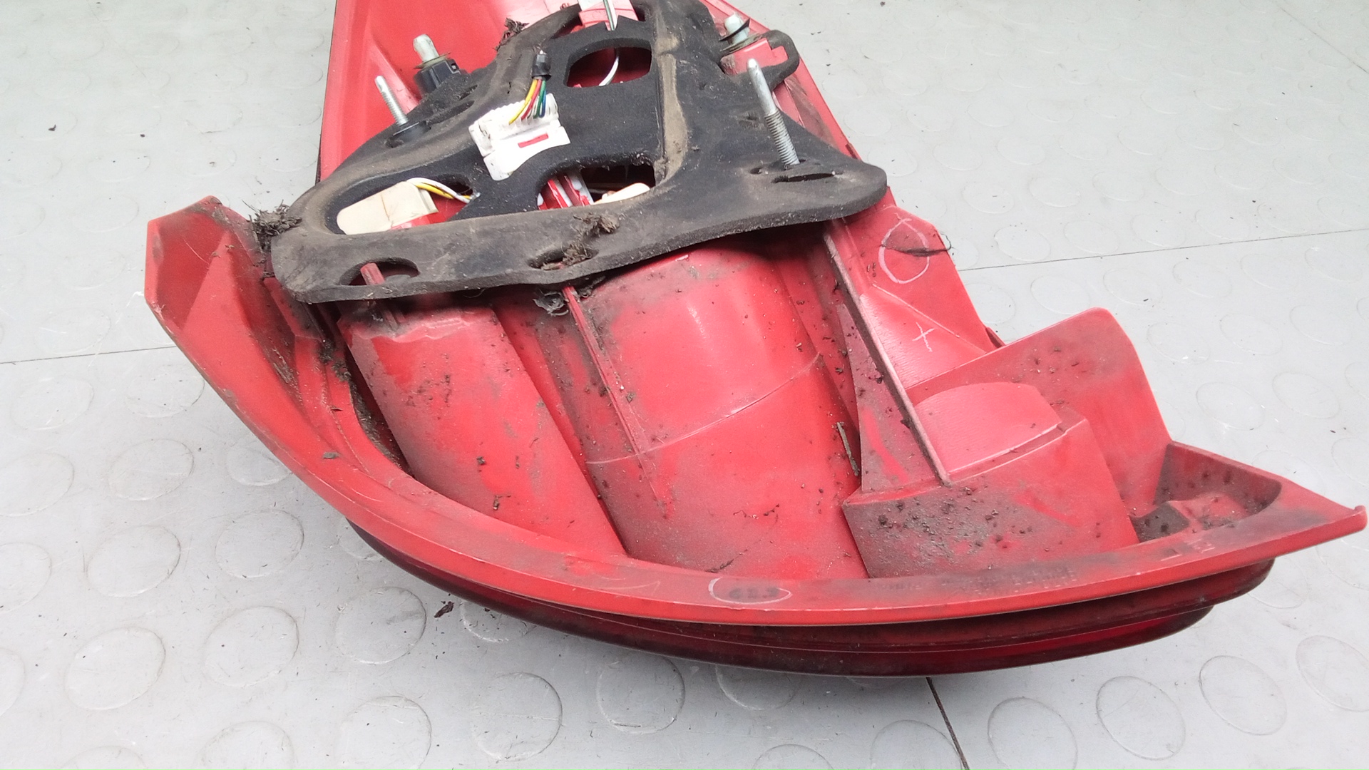 Фонарь задний левый