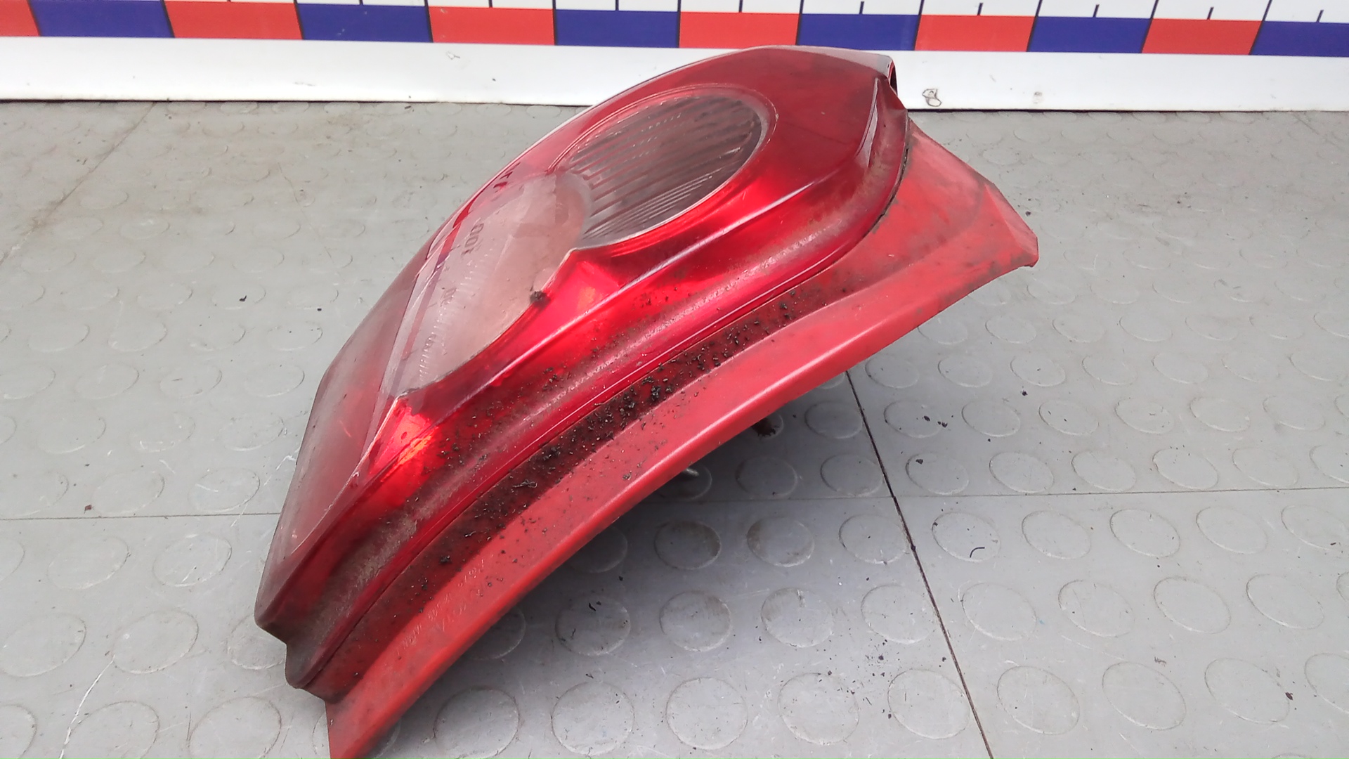 Фонарь задний левый