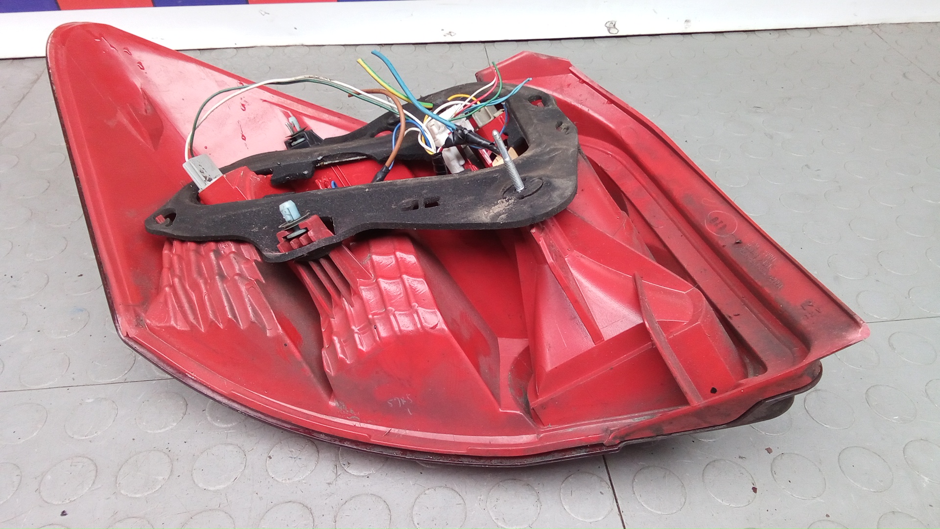 Фонарь задний правый