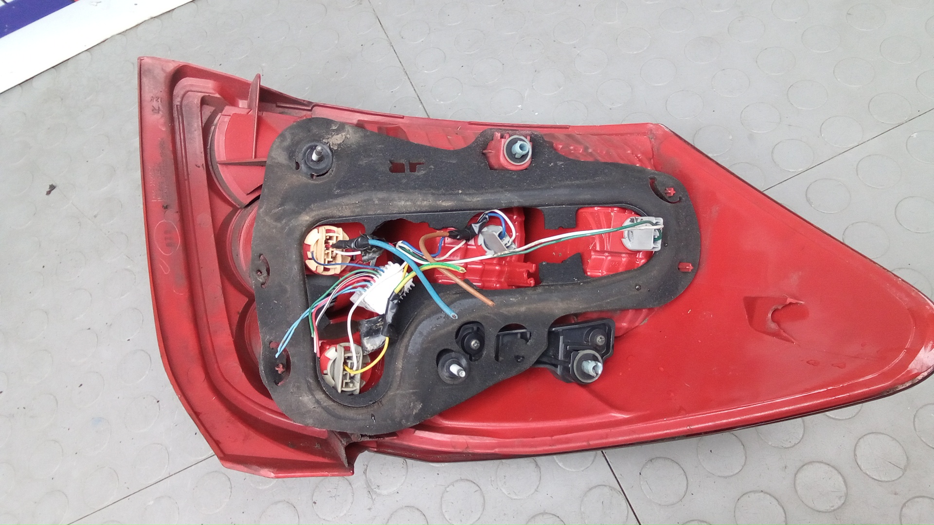 Фонарь задний правый