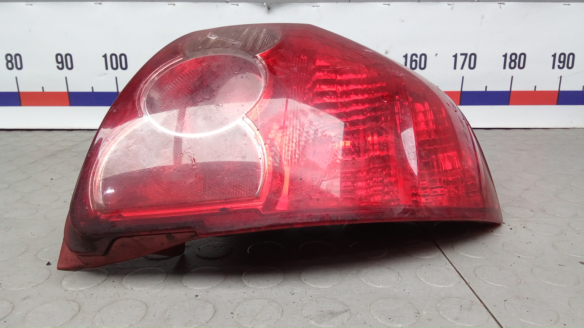 Фонарь задний правый