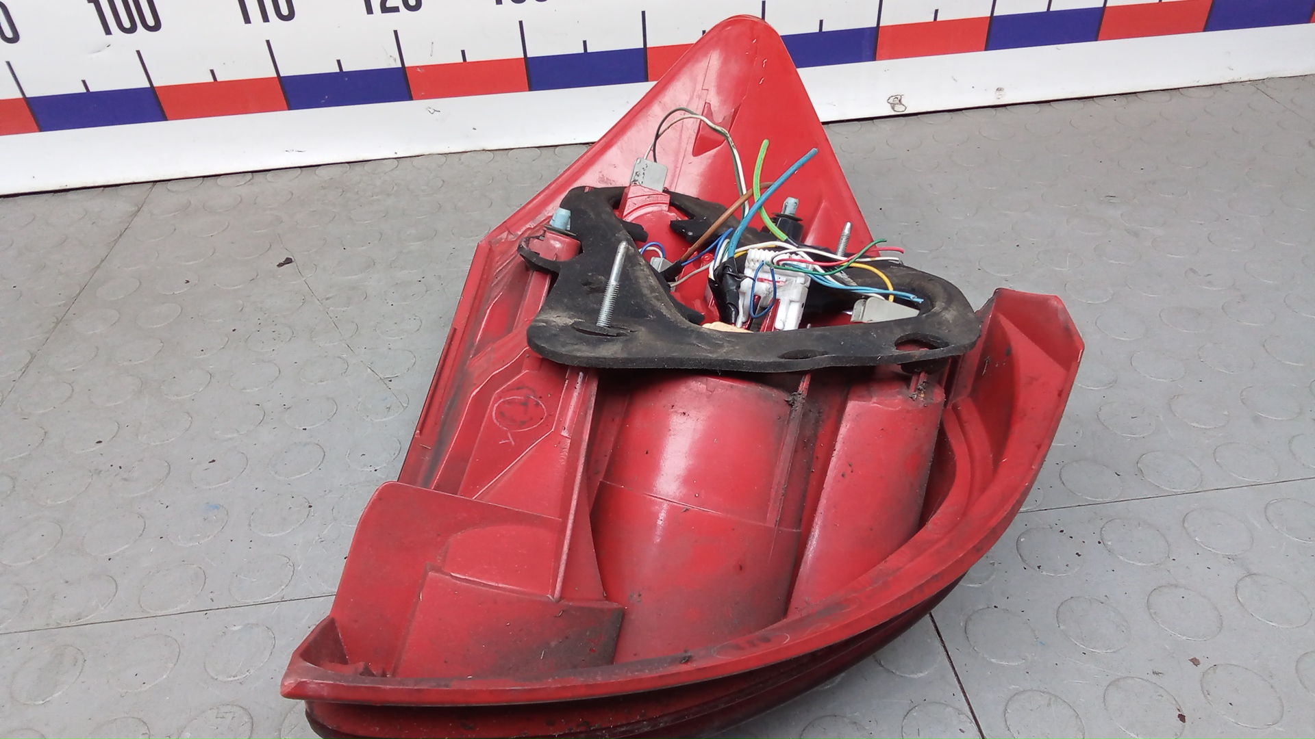 Фонарь задний правый