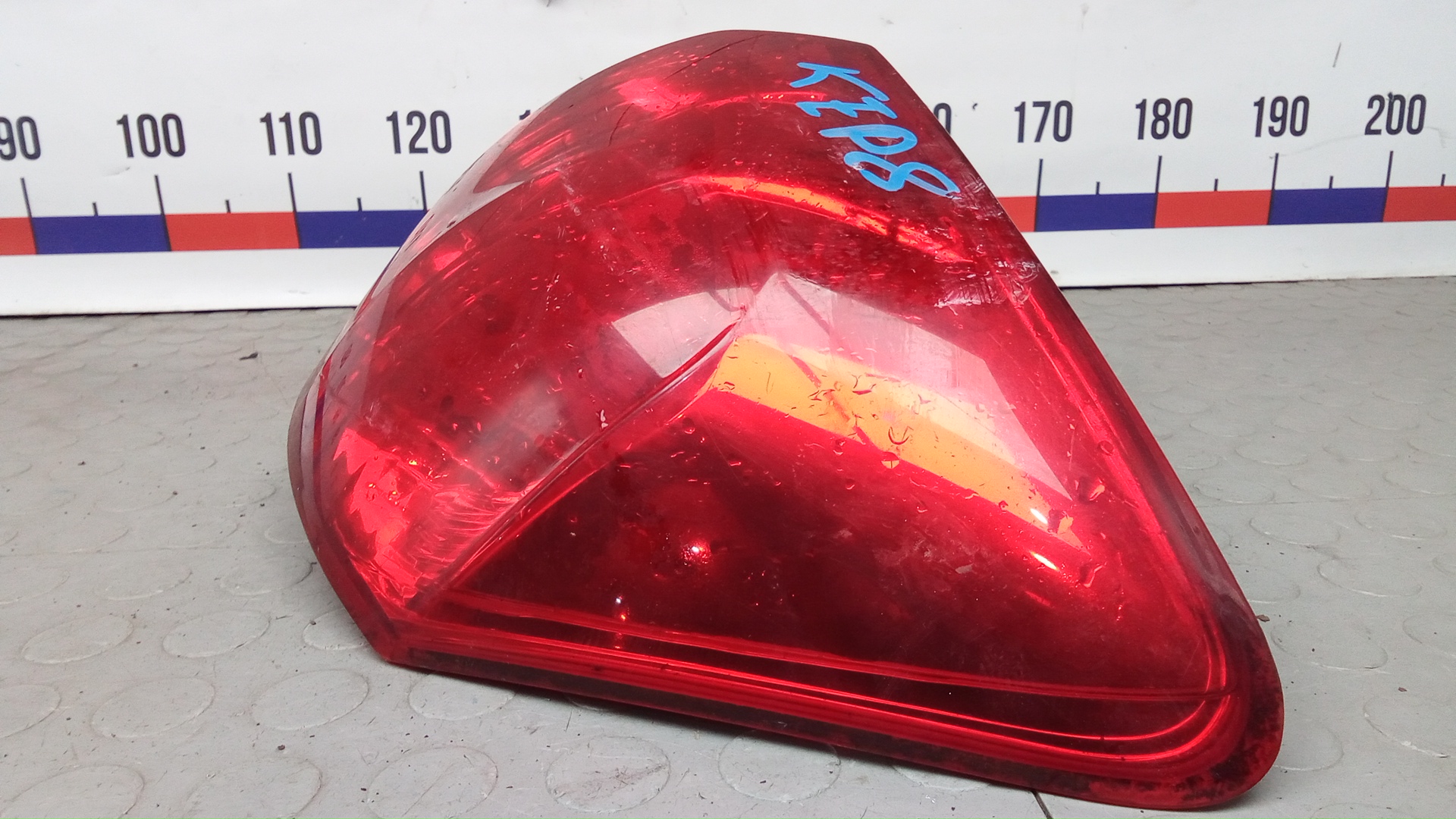 Фонарь задний правый